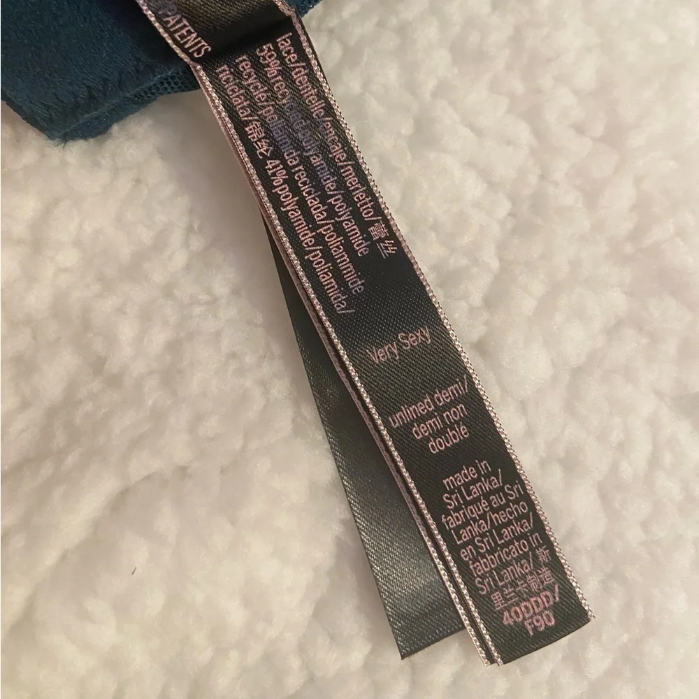New! Victoria’s Secret shine logo strap unlined lace demi bra 4822